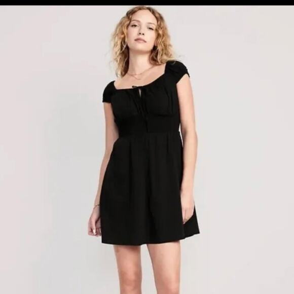 Old Navy Front-Tie Smocked Black Mini Dress - Size Small - Picture 1 of 3